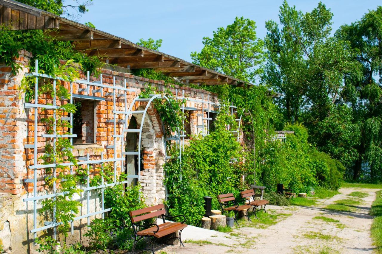 Folwark Lekuk Hotel Lekuk Maly Luaran gambar