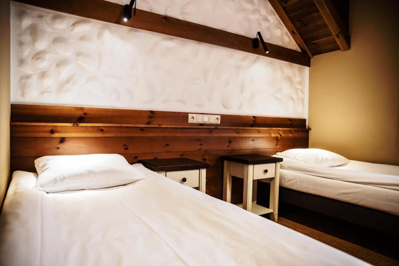 Folwark Lekuk Hotel Lekuk Maly Luaran gambar